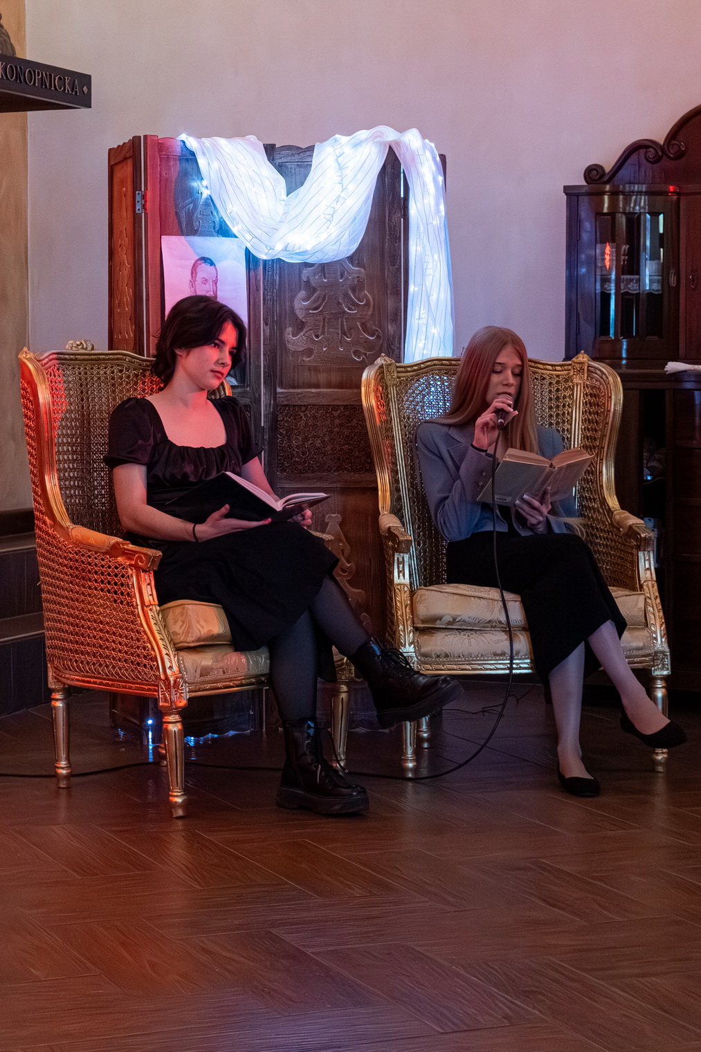 Zdjęcie 06.11.2025 Czytanie Narodowe-13c6fa41d2-3266-4d98-806d-847d742e6148.jpg w galerii Narodowe Czytanie poezji Jana Kochanowskiego A. D. 2025